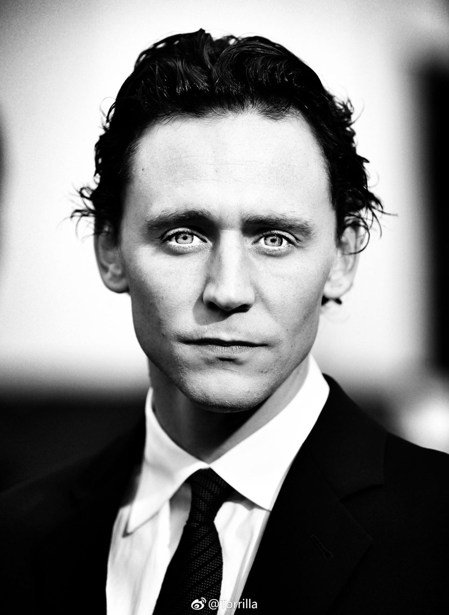 TomTheNextLevel's tweet photo. #TomHiddleston #RavenTom #MyEdits Photos via https://t.co/i001as0vu6 https://t.co/oGN7KcvpKG