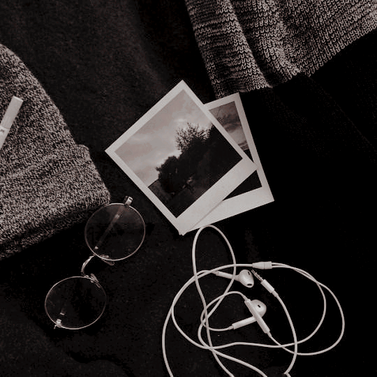 ━ ━ ━ ━ ━ ━
𝐈'𝐕𝐄 𝐁𝐄𝐄𝐍 𝐅𝐄𝐄𝐋𝐈𝐍' 𝐒𝐎 𝐂𝐎𝐎𝐋,

  ｡ཾƪ ࿐

𝐓𝐎𝐏 𝐓𝐎 𝐓𝐇𝐄 𝐁𝐎𝐓𝐓𝐎𝐌, 𝐉𝐔𝐒𝐓 𝐂𝐎𝐎𝐋.
                                                ━ ━ ━ ━ ━ ━

ƪ rol medio/extenso.
ƪ multiverse.
ƪ #freerol.

｡ཾ ¿↺? ♡ para trama.