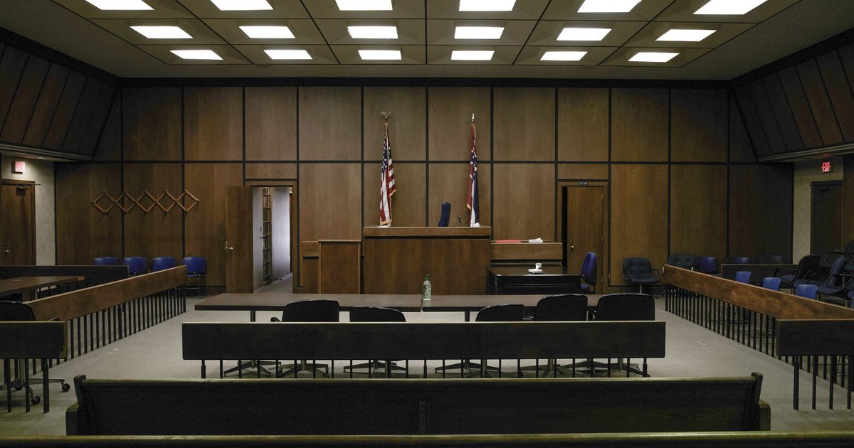 LSATMax's tweet photo. Court: If you fail the Mississippi bar exam 3 times you have to go back to law school https://t.co/d221rt5s92 #lsatmax #lsat #lsatprep #lawschool #lawschoolbound #lawschoolthoughts #1L #lawyer #barmax #barexam https://t.co/14l7NlamRc