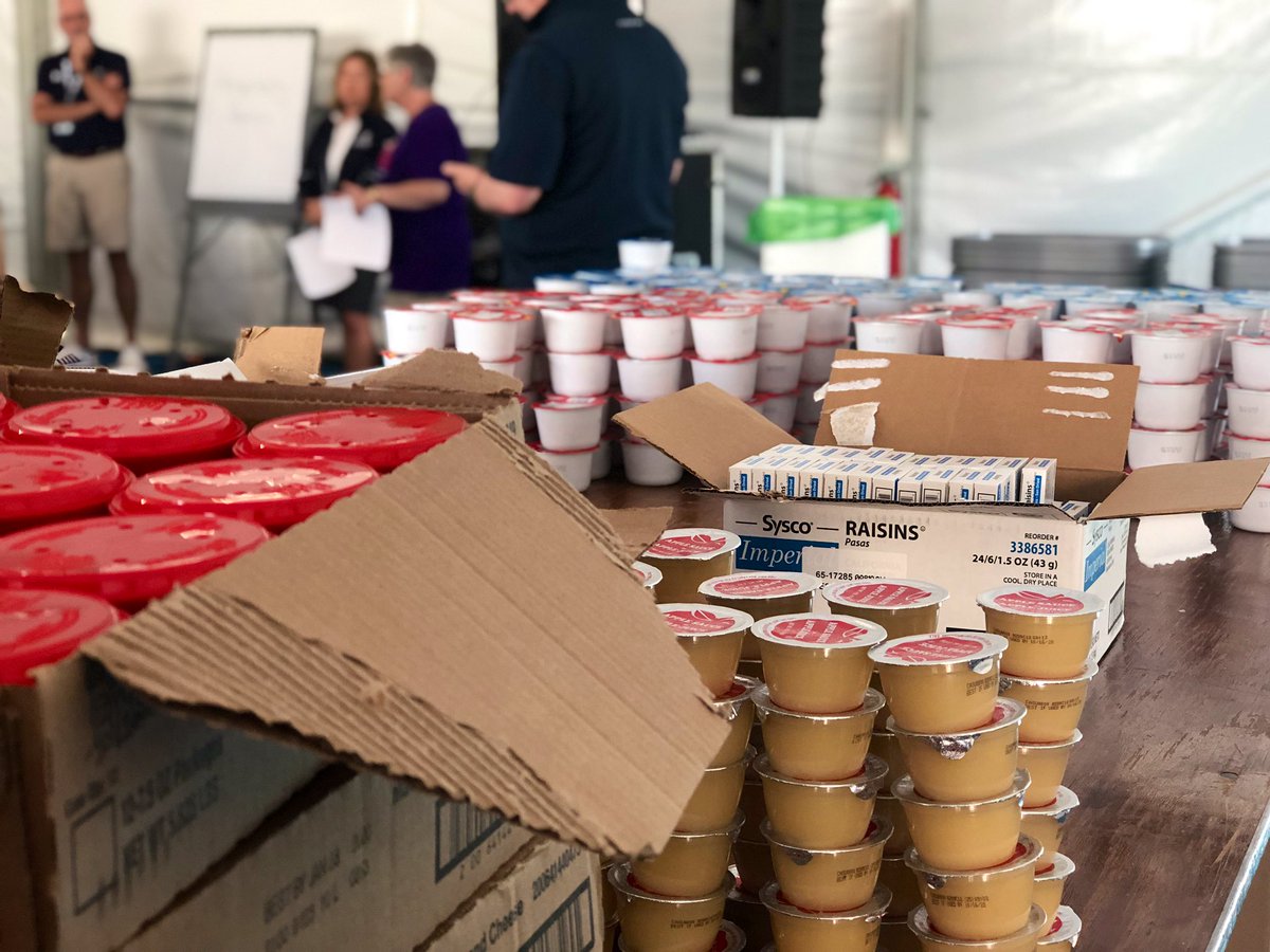 amfamchamp's tweet photo. Thank you #AmFamChamp volunteers for helping assemble 8️⃣0️⃣0️⃣ backpacks for @BlessinBackpack today at @URidgeGolf! https://t.co/cfYlUGveWy