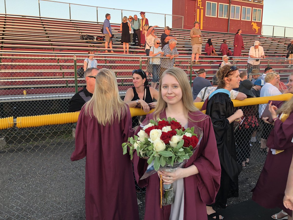 DougJHeldman's tweet photo. Congratulations Kamra! FLHS Class of 2019. Graduated with honors.
So proud of you! https://t.co/0SglIp7GSg