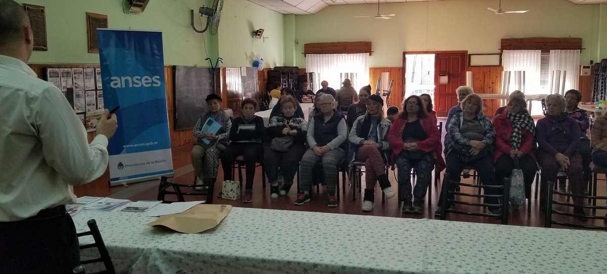 ale_turdera's tweet photo. El personal de ANSES Turdera, visitó el Centro de Jubilados de #Lavallol dónde realizó una charla en la que se trataron temas de Reparación Histórica, Créditos y demás trámites, dando respuesta a sus consultas. @MarianaMercader @pjaccoud1 @KariDipp @ansesgob https://t.co/0Nr4yL43ze
