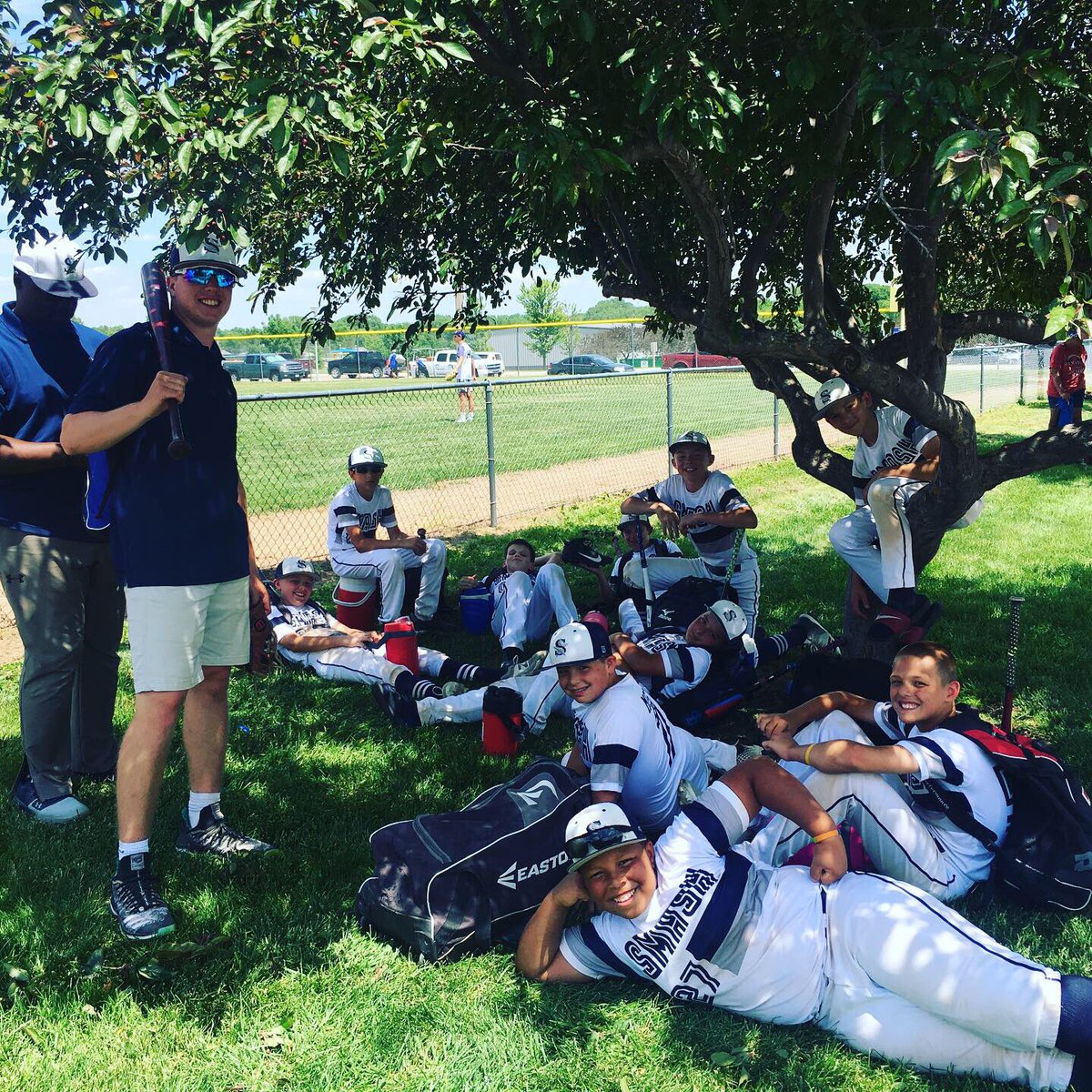 FrenchiePearl's tweet photo. It does not matter how many times you get knocked down, but how many times you get up. ++Vince Lombardi.                             Way to Go Smash Silver on the 2 game win today!!!
MWSS 9-3 Columbus Outlaws        MWSS 15-9 Lancaster Bucks #takemeouttotheballgame https://t.co/pER22qALcZ