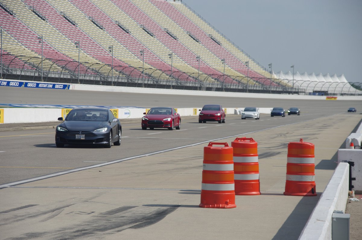 midwest_tesla's tweet photo. https://t.co/oCn3wnGSNX
Don't miss your chance! Registration still open for this year's event
Aug 3 in Bowling Green, KY @ NCM Motorsports Park
Fri night Meet & Greet
3 track sessions/vehicle
Lunch & Dinner
Event is limited to 90 vehicles
#MWTG #SuperchargetheCircuit #Tesla https://t.co/vzWPrpNWqT