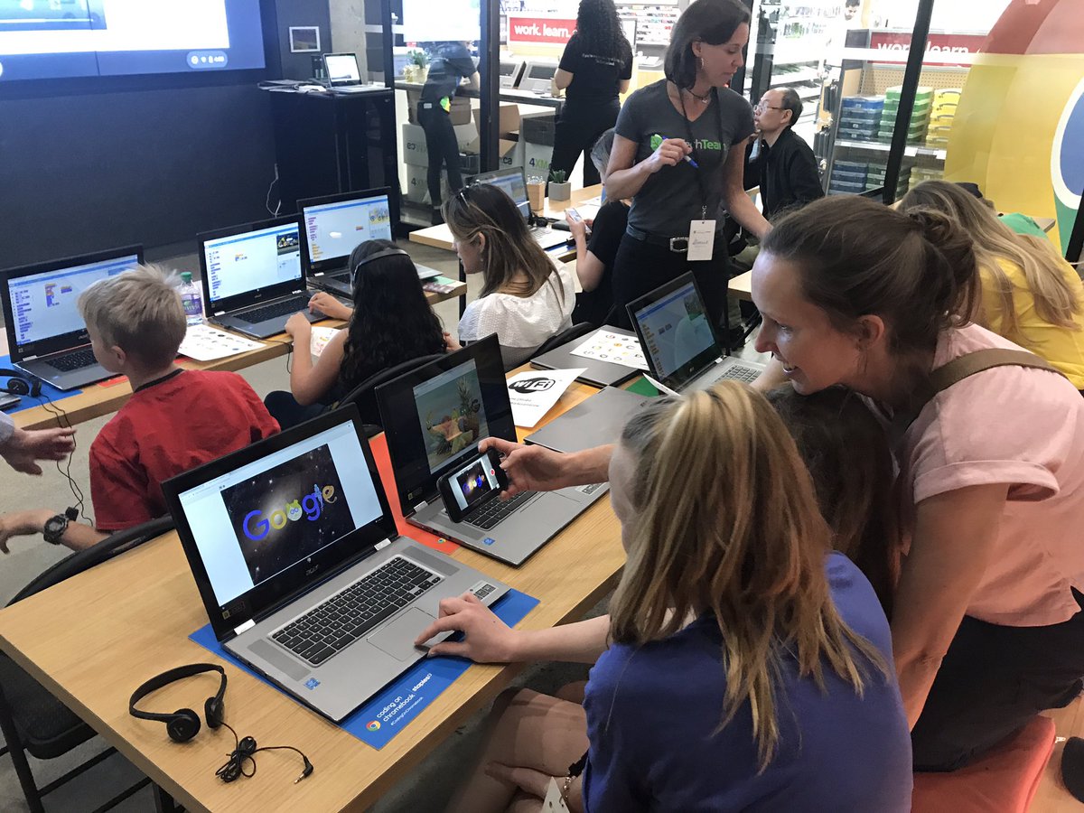 ms_e_a's tweet photo. Always exciting to see kids exploring coding and getting so engaged seeing their creativity come to life! More free sessions next weekend in Richmond Hill. https://t.co/pUrVhjdLNN #CodingOnChromebook https://t.co/HEmCmWihvk
