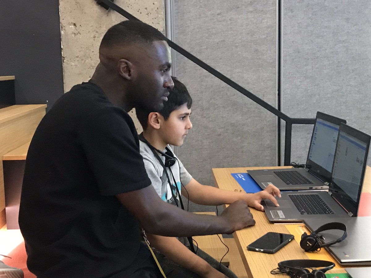 ms_e_a's tweet photo. Always exciting to see kids exploring coding and getting so engaged seeing their creativity come to life! More free sessions next weekend in Richmond Hill. https://t.co/pUrVhjdLNN #CodingOnChromebook https://t.co/HEmCmWihvk