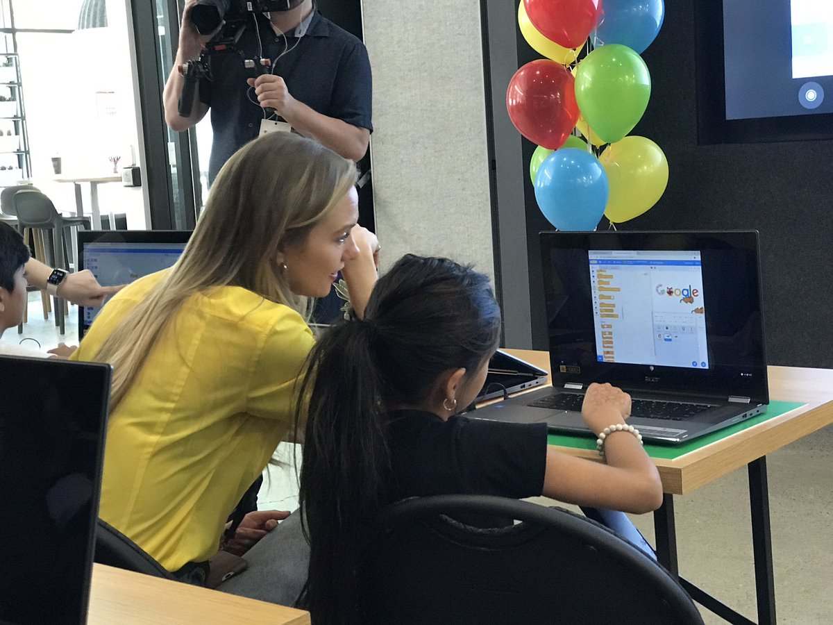 ms_e_a's tweet photo. Always exciting to see kids exploring coding and getting so engaged seeing their creativity come to life! More free sessions next weekend in Richmond Hill. https://t.co/pUrVhjdLNN #CodingOnChromebook https://t.co/HEmCmWihvk