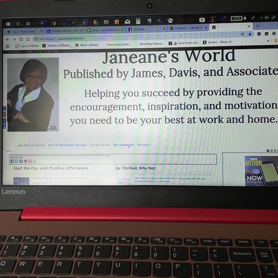 janeanedavis's tweet image. As I work on my blog SEO, I see my training as an attorney in action. Yoast says sentences should be 20 words or less. 30% of my sentences are over 35 words. Litigators talk a lot!
#bloggerlife #blogproblems