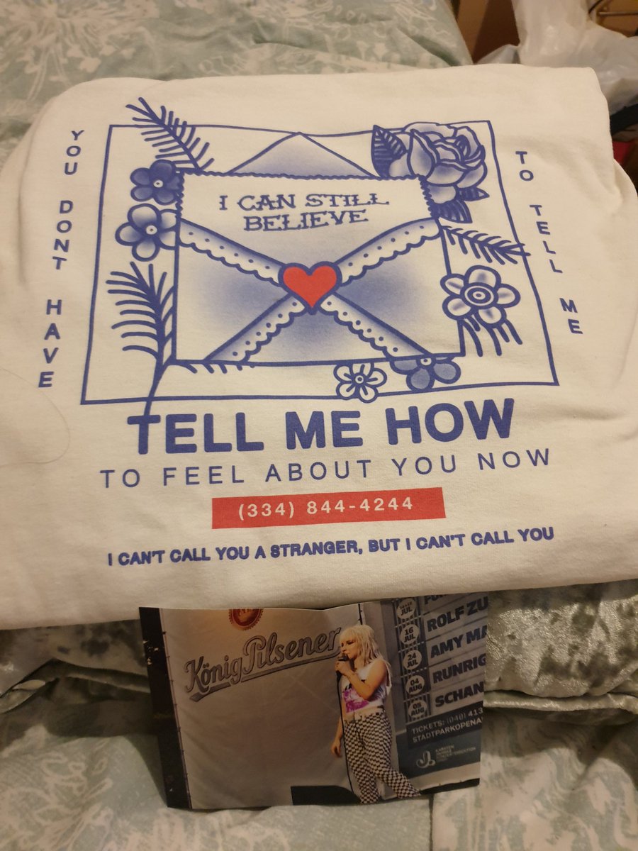 Daniellerich_x's tweet image. So happy I&apos;ve got one of my fav @paramore songs on a tshirt 🙌🏻 thank you @elearor (thanks for the @yelyahwilliams print too, love it!) #paramore #tellmehow