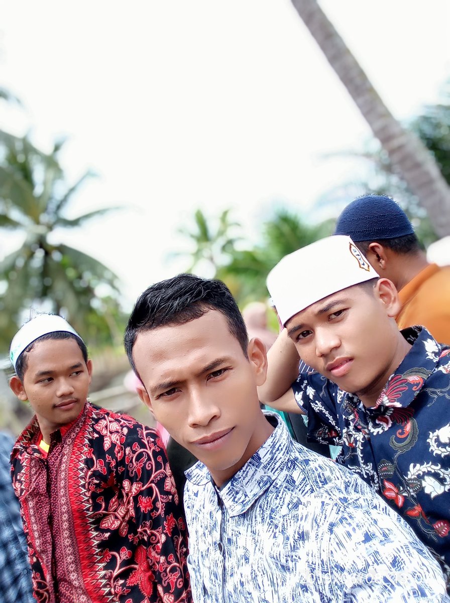 MilhamPutra92's tweet photo. Eid mubarak 1440 H https://t.co/JrIzSi2mTH