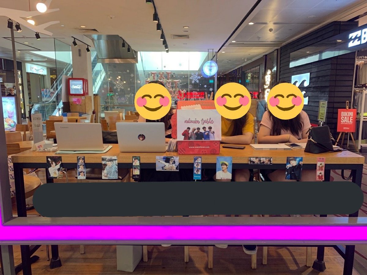 BlueStar_Soobin's tweet photo. The preparation is done!! Do come down 313@Somerset, O’ma spoon😊 Do come to the admin table with your receipts and collect your items☺️

Give some support and love for TXT 100th day debut💙 https://t.co/e0mTSJMzM1