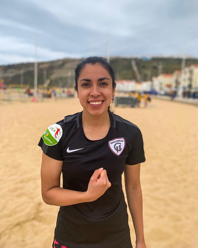 Tercer_TiempoGT's tweet photo. TREMENDA CRACK ⚽️
Nuestra legionaria @Analu_Marti21 juega el campeonato de fútbol playa #EuroWinner 🏝 con su equipo @MadridCFF
✅ DISPUTARÁ LA FINAL 🤩🙌🏽 siendo fundamental con los goles la Guatemalteca 🇬🇹
👏🏽👏🏽 GRACIAS ANA LUCÍA POR PONER EN ALTO EL NOMBRE DE GUATEMALA https://t.co/KWG2bYj8Zo