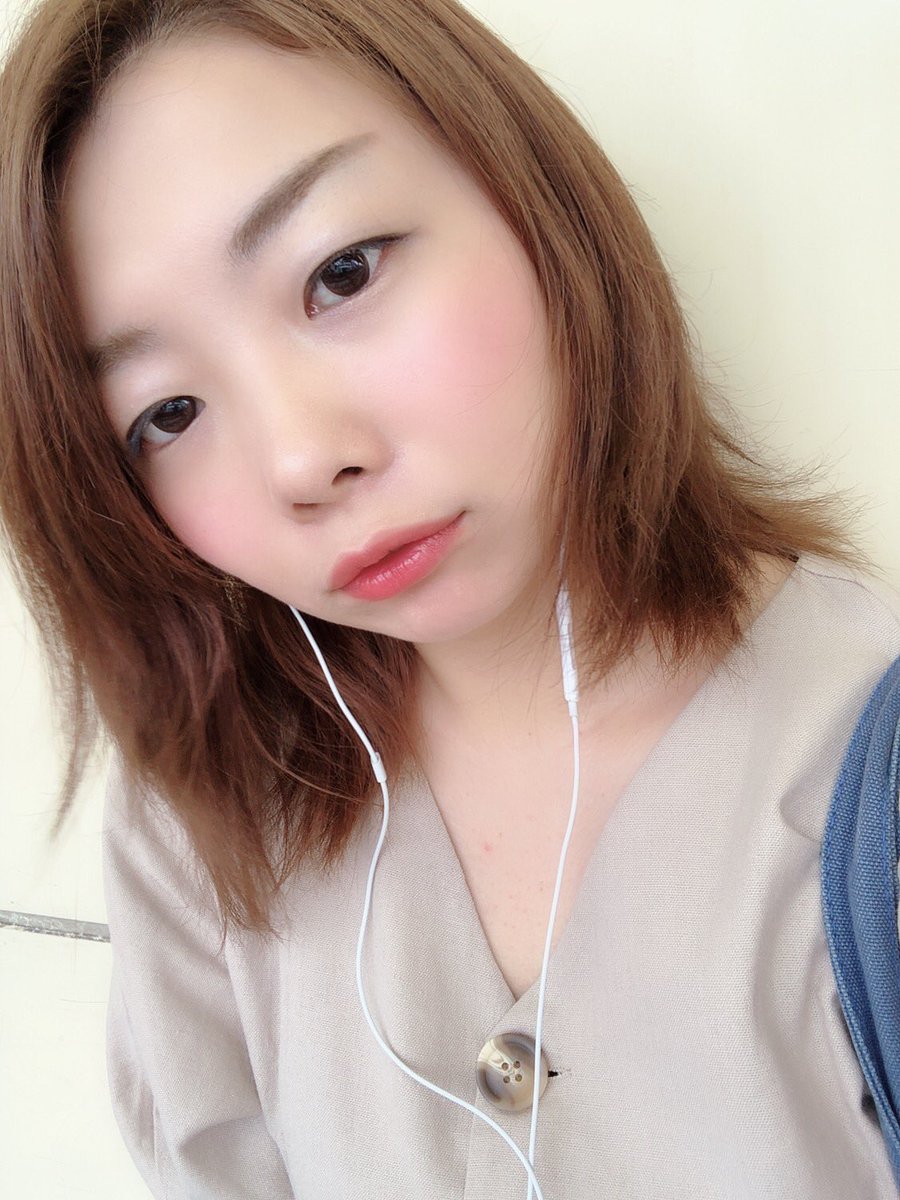 seeeee2025's tweet photo. 梅雨入りしましたね〜💠
この時期の髪の毛がボワってならない
方法誰か教えてください😢

お仕事行ってきます🌈 https://t.co/BQ1tO6GnH6