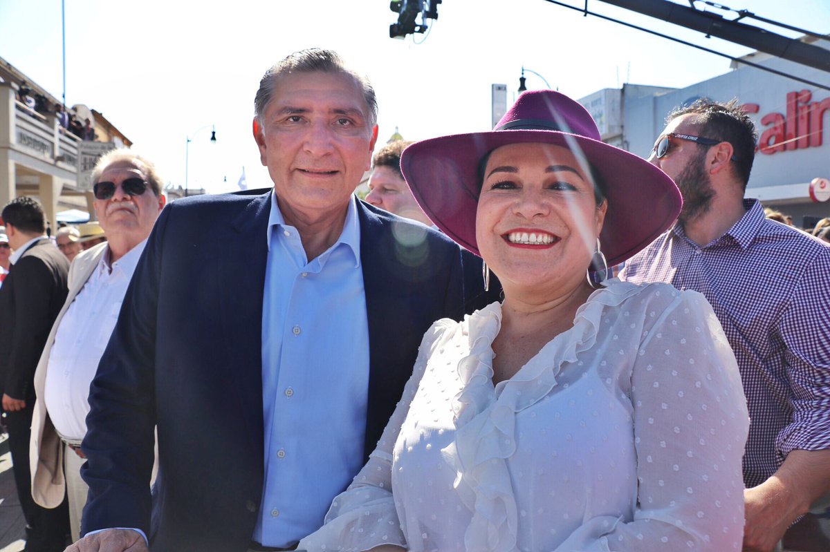 En Tijuana con el gobernador  #Tabasco @Gobierno_Tab <a href="/adan_augusto/">Adán Augusto López H</a> en apoyo total al presidente <a href="/GobiernoMX/">Gobierno de México</a> <a href="/lopezobrador_/">Andrés Manuel</a> en el Acto de Unidad en Defensa de la Dignidad de 🇲🇽 y en favor de la amistad con el pueblo de Estados Unidos 🇺🇸 #AmistadYDignididad #MéxicoUnidoEsGrande