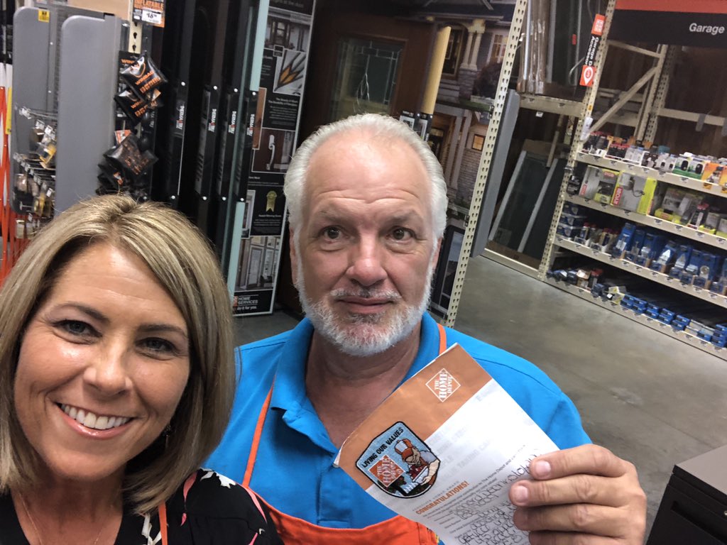 beckigrubbs's tweet photo. Thank you Richard for assisting with the unload process last night! I really appreciate your support! @Annil_Gunness https://t.co/t4DeXu4aLH
