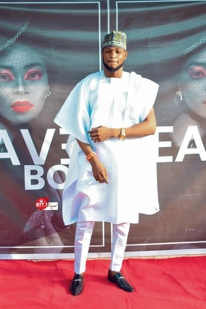 tom_tonnie's tweet photo. We have to do the best we are capable of. This is our sacred human responsibility.
#TomsApparel
#TomsEmpire
#LeaveTheBoxMagazine
#RedCarpet https://t.co/ABiQ168q3z
