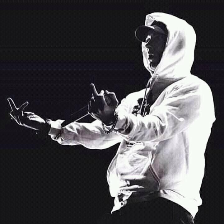EminemRealStan's tweet photo. @ffsmarshall the middle finger as always😎 https://t.co/wJJV0LSyZY