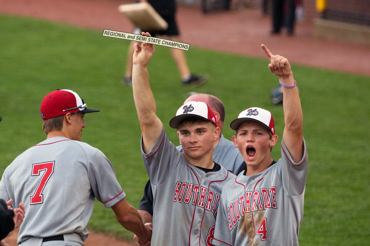 TweetsOfHendrix's tweet photo. A near-spotless pitching performance. A balanced supply of offense from all nine batters. A second straight semistate championship.

The Southridge baseball team is heading to Victory Field once again for the IHSAA Class 2A State Finals.

https://t.co/8J5SXahkfi https://t.co/sCQj77jNAn