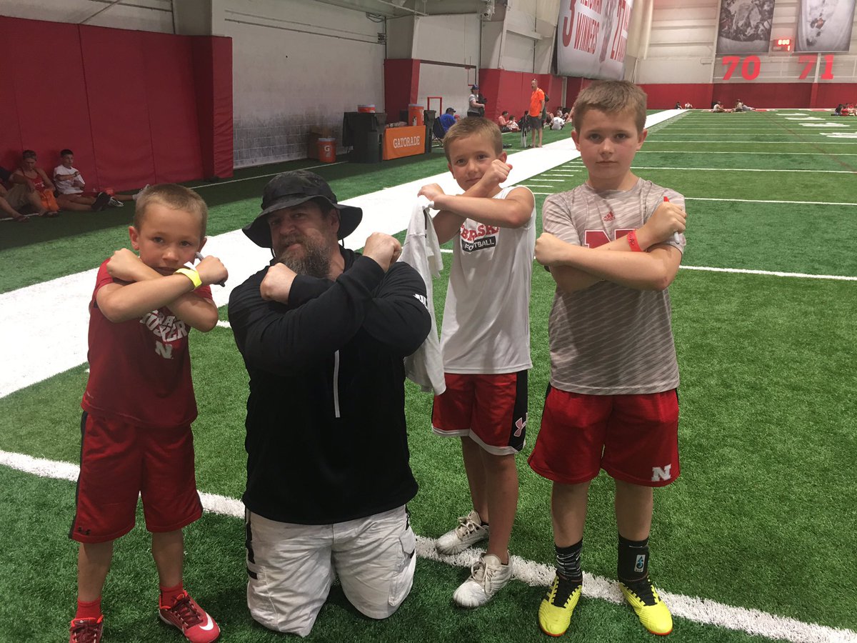 zduval1's tweet image. Had a blast today at the Husker Youth Football Camp. Especially enjoyed watching our Players Interact and give back to the kids who look up to them! @HuskerFBNation #WarDaddyUp #NebraskaStrong #Blackshirts #HUSKERPOWER