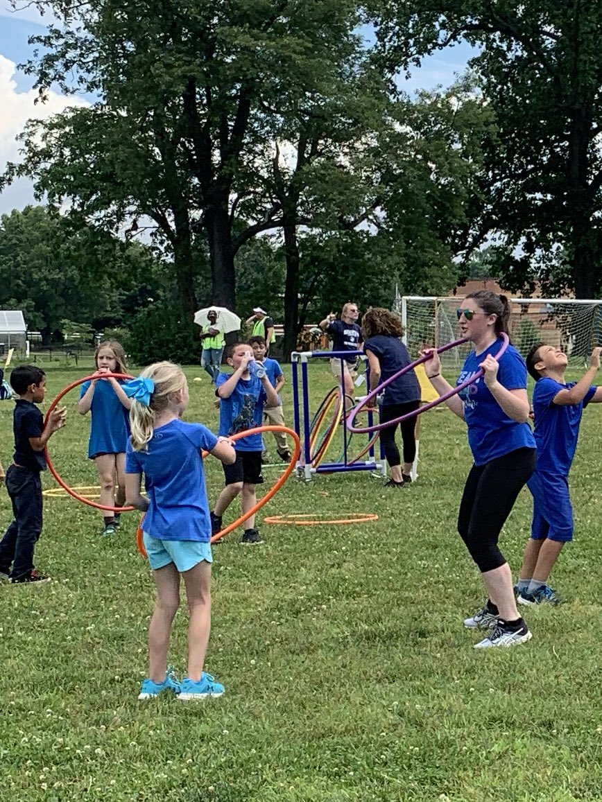 GermantownES's tweet image. Fun times making Field Day memories this week! #Cooperation #TeamSpirit #EncouragingOthers