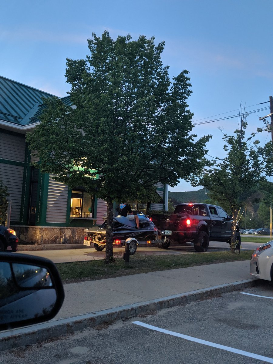 AndrewWillhoite's tweet photo. Is this dude really going through the drive through on a jet ski https://t.co/E2801djt5O