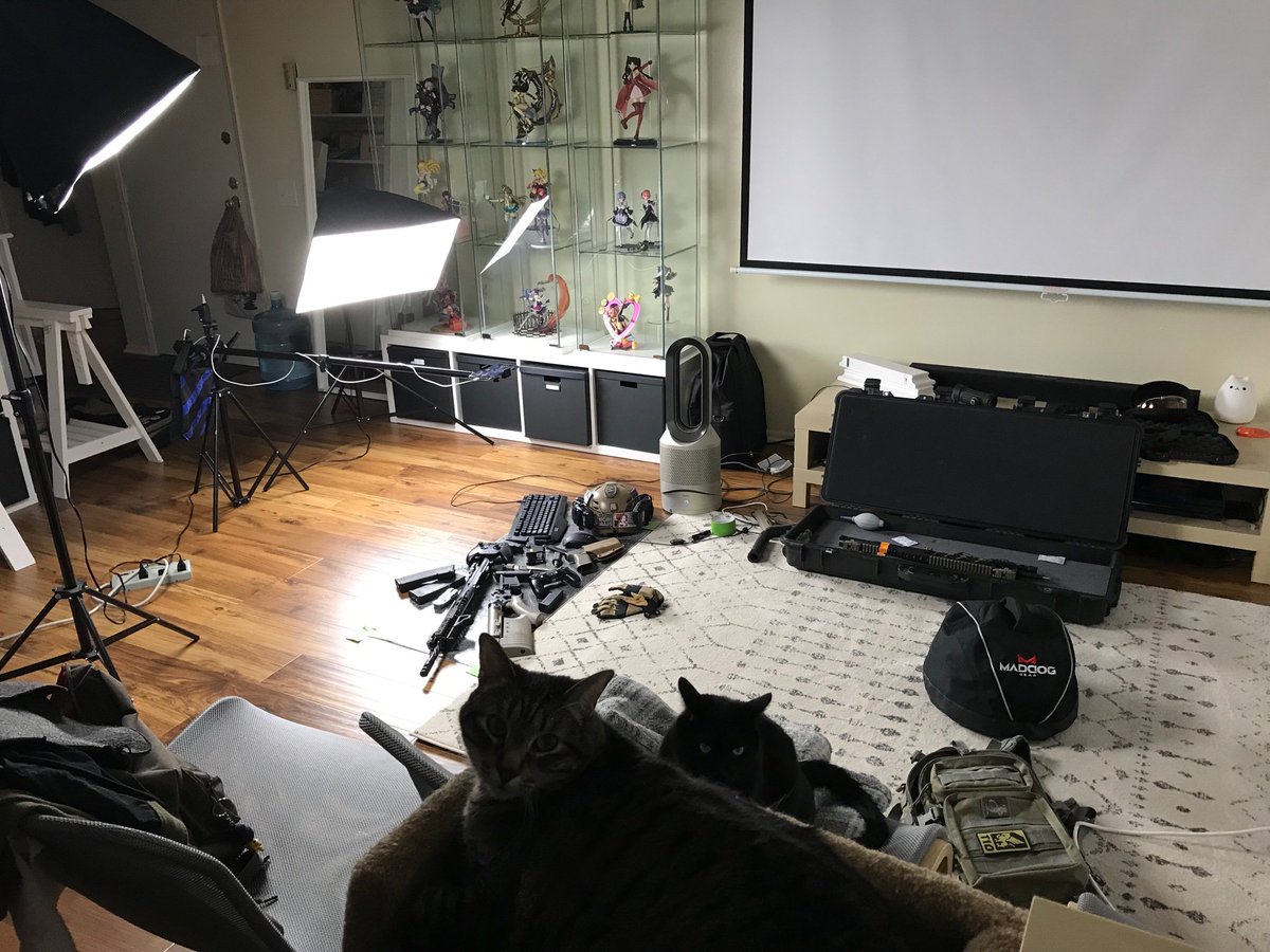 super_fossil's tweet image. Starting a Youtube gaming channel real soon. Setting up for a title card shot. lol no pro gear so I gotta #workwithwhatyougot