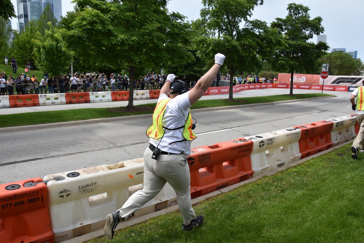ChicagoSpotter's tweet photo. A stall, a push, and a victory! #F1Festival #F1Chicago https://t.co/aBIxhVtfR3