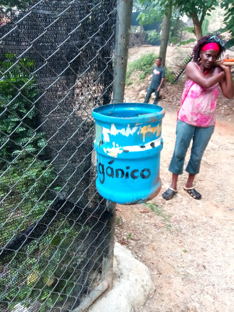 deinteressamana's tweet photo. En Las Terrenas estamos haciendo un esfuerzo por mantener limpia la ciudad y libre de contaminación. 

Hoy la "Junta de Vecinos 
30 de Marzo", realizó la limpieza de el manantial del Sector Abra Grande.
"Una hermosa fuente de agua cristalina¡". 

#mundolibredecontaminacion https://t.co/xrvrChhFny