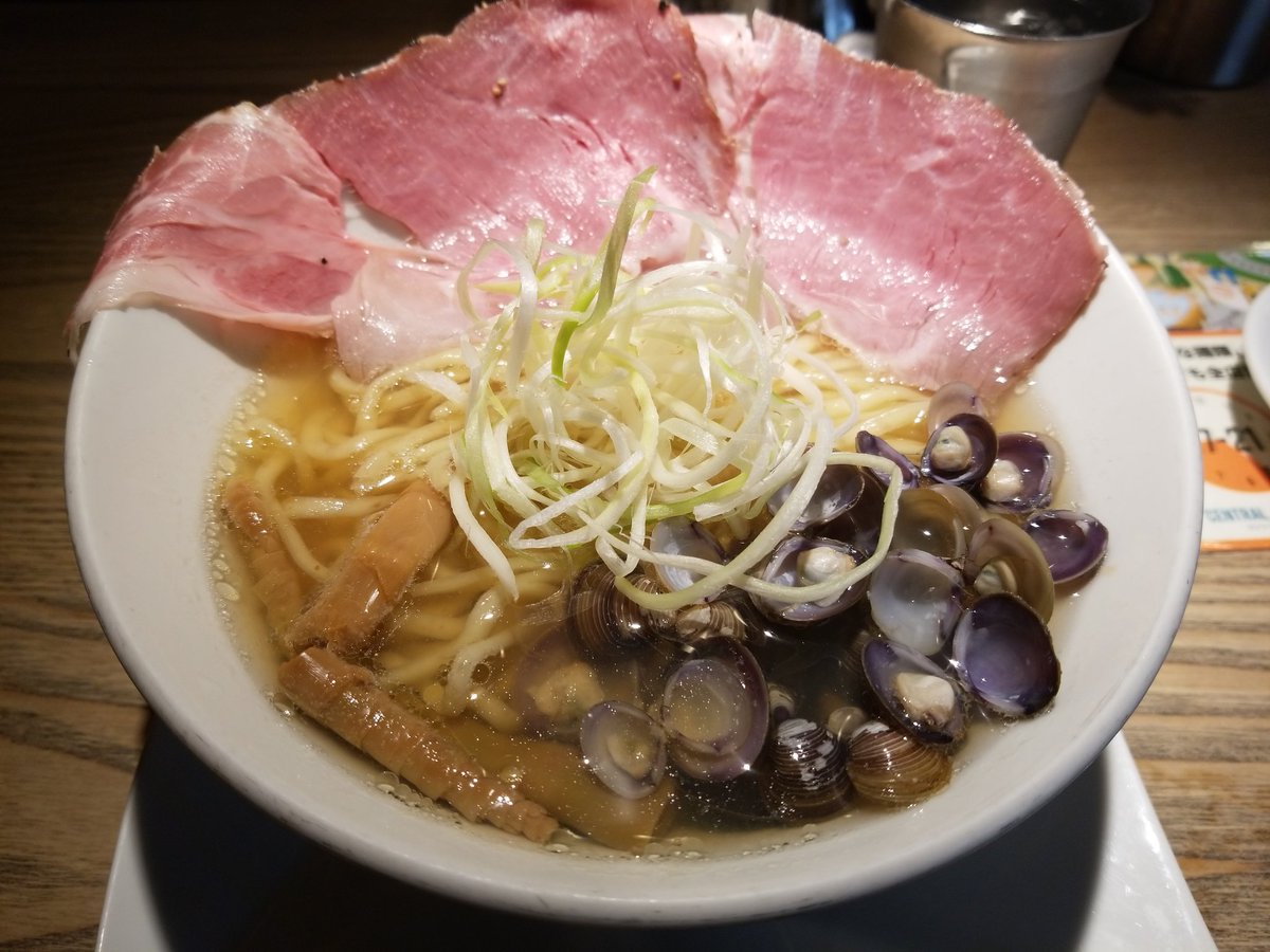 MFS_ALXD's tweet photo. これはレベルが非常に高い！
奥ゆかしいシジミのだし
レアチャーシューの食感と味！
モチモチ自家製麺😋
長い行列を並ぶだけの価値がある😁
#くそオヤジ最後のひとふり https://t.co/b7uzmSKcHo