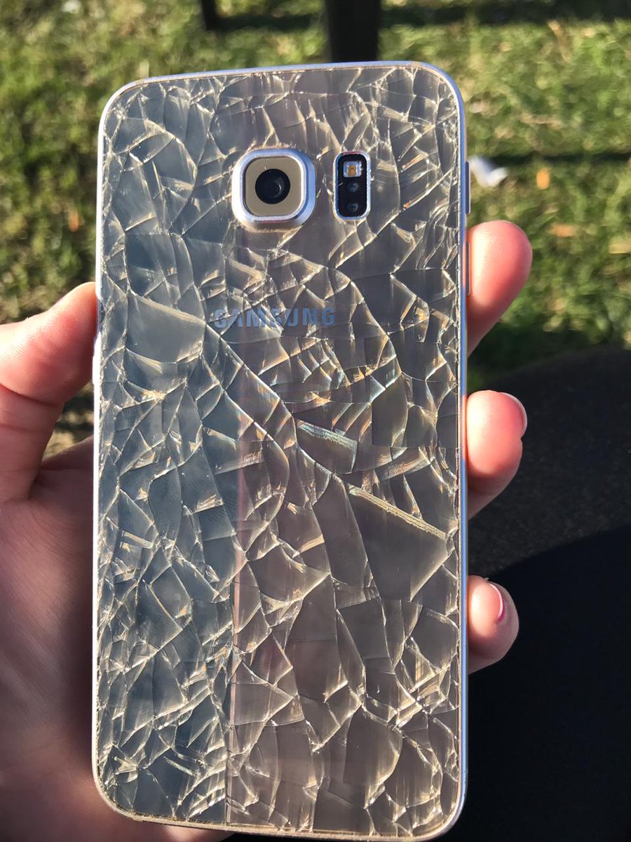 siryi_martina's tweet photo. RT para q no se te rompa el celular como a mi https://t.co/WEAU10XXNX