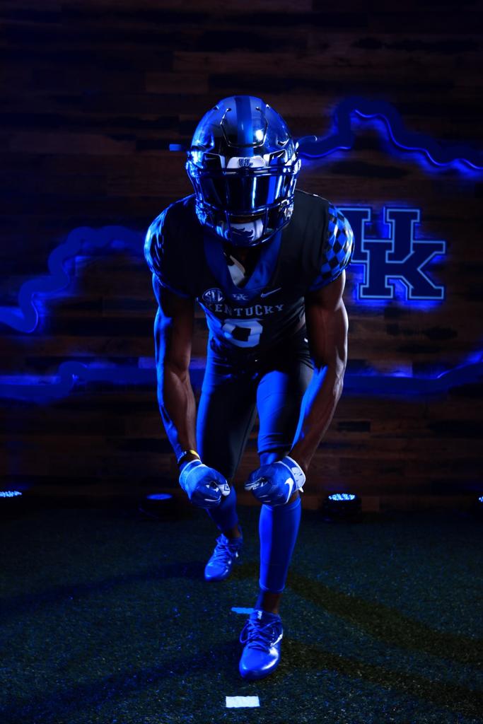 QueRobinson23's tweet photo. Are you not entertained? 🔵⚪ #BBN
@CoachJonSumrall @jamindavis25 @CoachArrington https://t.co/G00frGhtJS