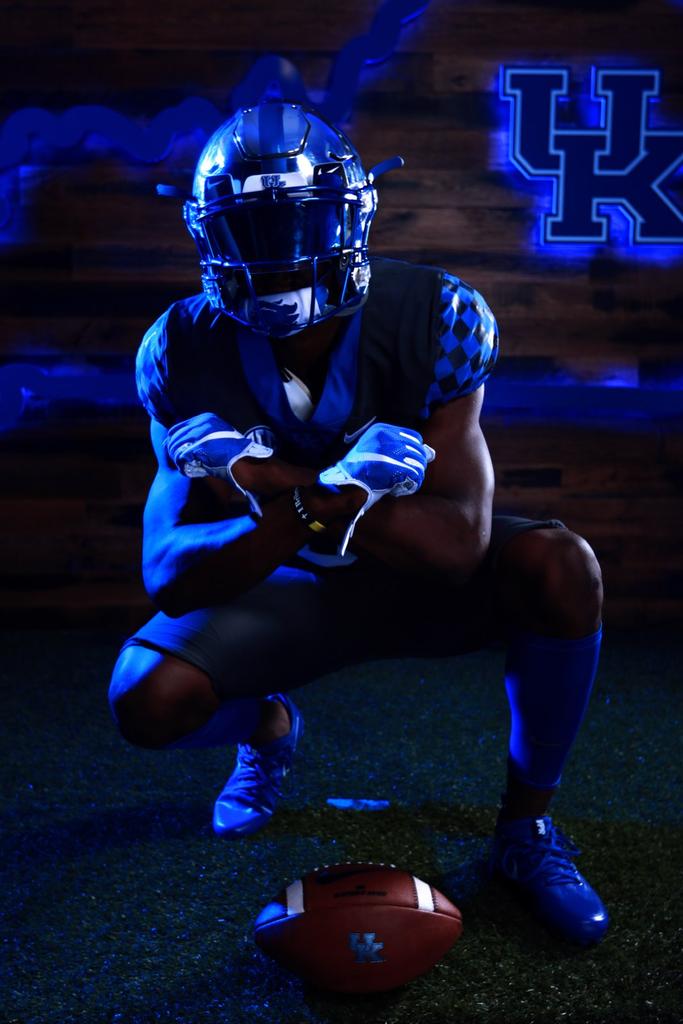 QueRobinson23's tweet photo. Are you not entertained? 🔵⚪ #BBN
@CoachJonSumrall @jamindavis25 @CoachArrington https://t.co/G00frGhtJS