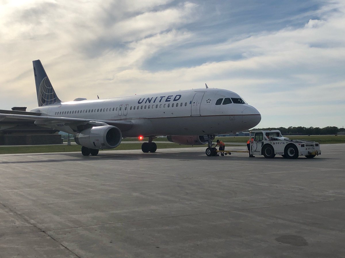 matt_broadwater's tweet photo. Summertime and the living easy, #United representing the TVC!  Seasonal service to IAD, EWR &amp; DEN and weekend mainline service to ORD! Great coordination and preparation by the @weareunited @TVC_Airport team. Connecting People. Uniting the World. @cathy_innocenti @GrewalMandee https://t.co/Q4doJf5rtn