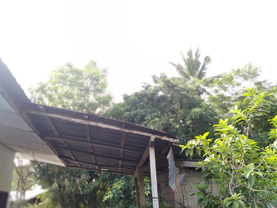 NairaAlisya's tweet photo. Memohon sedikit sumbangan utk membantu keluarga new diagnosed memulakan hidup baru.
Baru tau reactive hiv selepas suami meninggal kerana Aids, dua anak dijangkiti sama. Isteri juga dijangkiti. Isteri dlm traumatik. Bantuan makanan sudah diberikan. Rawatan mula arini.
@cikly82 https://t.co/E0miiZi64J