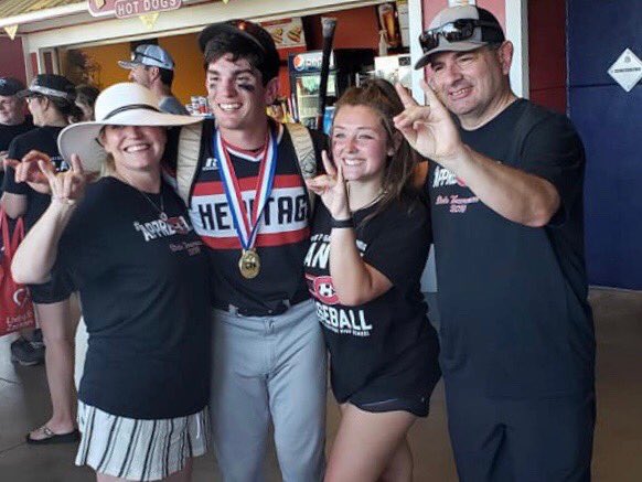 BirminghamRay's tweet photo. Texas state champ and part of a Big Lobo recruiting class! https://t.co/b8NZ1bNXM4