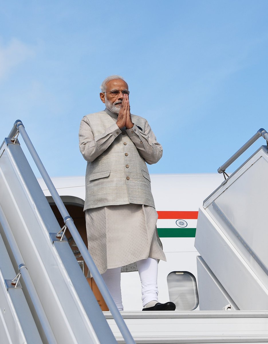 SLohaniBJP's tweet photo. मालदीव यानी हज़ार से अधिक द्वीपों की माला, मालदीव हिन्द महासागर का ही नहीं बल्कि पूरी दुनिया का एक नायब नगीना है

इसकी असीम सुन्दरता और प्राकृतिक सम्पदा हजारों साल से आकर्षण का केंद्र रही है: पीएम @narendramodi 

#ModiVisitMaldives #ModiMaldives https://t.co/GTAdWTvgn5