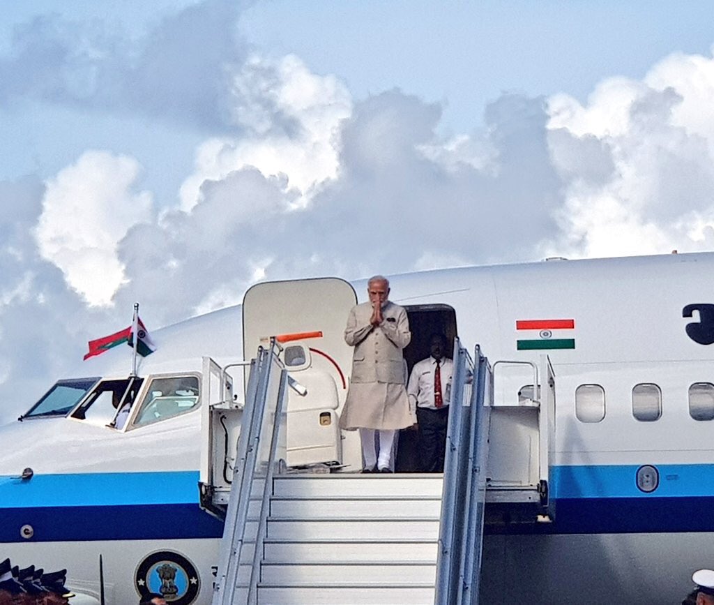 SLohaniBJP's tweet photo. मालदीव यानी हज़ार से अधिक द्वीपों की माला, मालदीव हिन्द महासागर का ही नहीं बल्कि पूरी दुनिया का एक नायब नगीना है

इसकी असीम सुन्दरता और प्राकृतिक सम्पदा हजारों साल से आकर्षण का केंद्र रही है: पीएम @narendramodi 

#ModiVisitMaldives #ModiMaldives https://t.co/GTAdWTvgn5