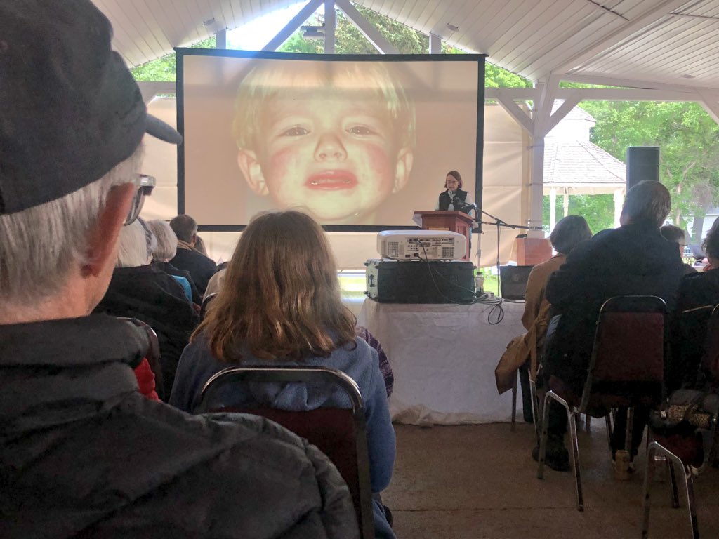 MHPublicLibrary's tweet photo. Next up is Karen Sudom talking about The Business of Autism. She’s using wit and humour to describe to us what it’s like to live with #AutismSpectrumDisorder. #pechakuchanight #pknmedhat #pechakuchavol22 https://t.co/9zwdLee9TF