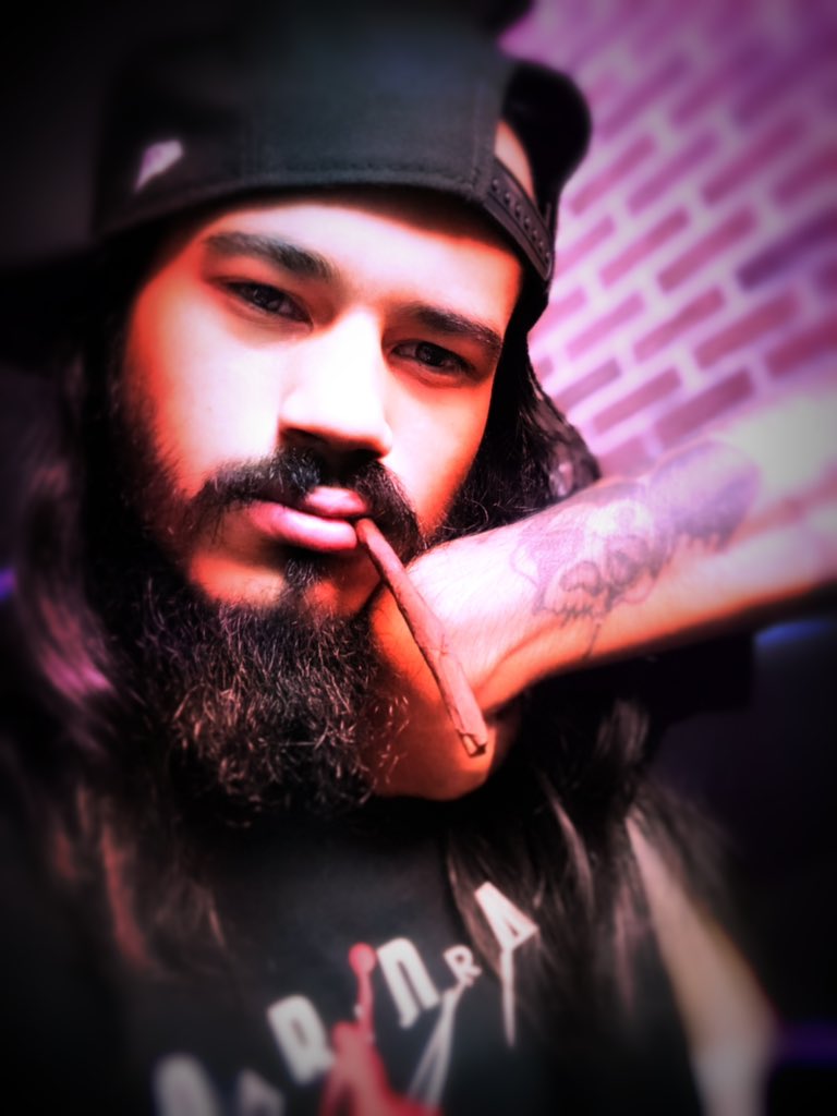 BloodyBoyGoon's tweet photo. One of my fav tattoos somebody shot micky in the head took a pik got it tatted then rolled up right after 💀💀 #bloodyboygoon #bloodymgmt #deepslit #deepslitdemons #westwarren #exit8 #rollup #tattoos #jordan #newera #snapback #backwoodsonly #weed #highsociety #stoner #mickymouse https://t.co/c8lCSH4SM5