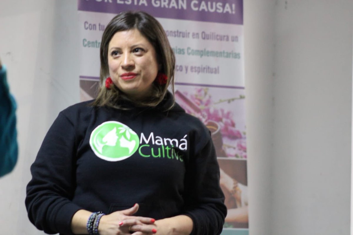 MamaCultiva's tweet photo. El interés por las #terapiascomplementarias, incluido #cannabismedicinal es una realidad creciente 
Desde #mamacultiva agradecemos a @anamariagazmuriv y @fundaciondaya por el apoyo incondicional que siempre nos acompaña y a @paulibobadilla_ por la entrega y gran convocatoria https://t.co/KkHCvwDpSw