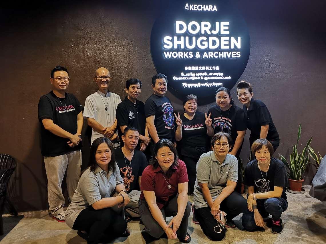 LimSofi's tweet photo. #DorjeShugden #signs r #TrendingNow at #KecharaForestRetreat! #Proud 2 b #Shugdenpas & have #great #selfies.
https://t.co/oEKkvWGjRf
#TsemRinpoche #Dharma #LineageMatters #legacy #blessed #DalaiLama #Tibet #Tibetans #rangzen #kadampa #China #enlightenedmaster #Time2Rise #wisdom https://t.co/eCGIq6n7Co