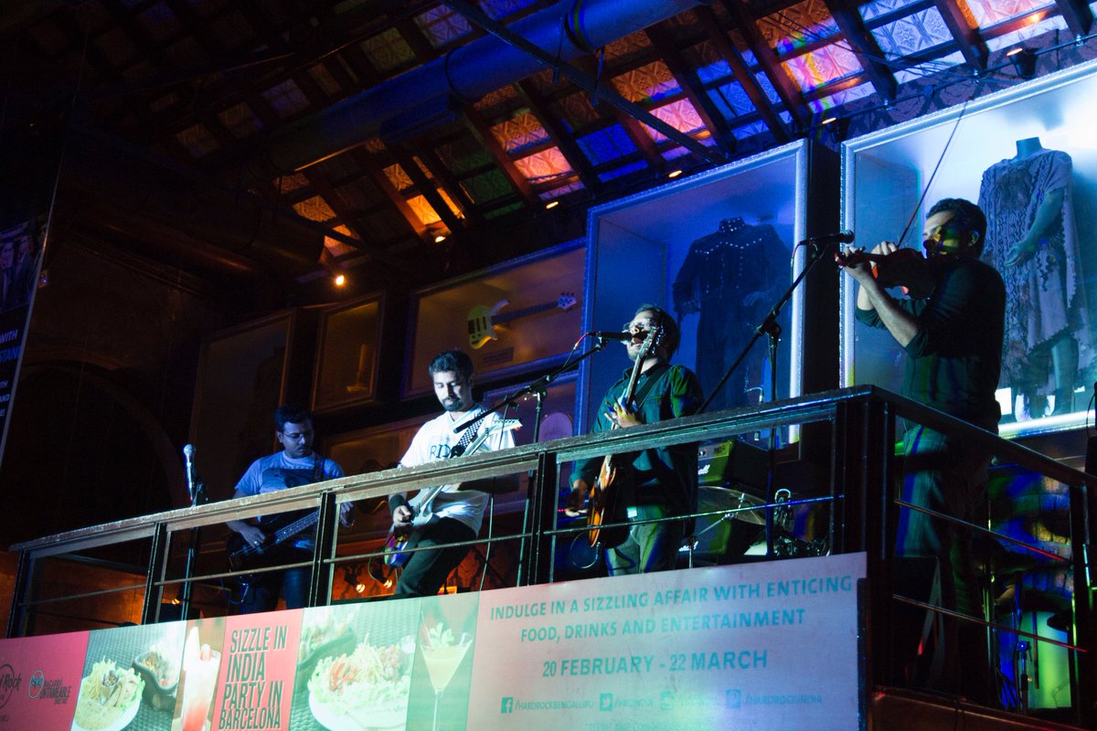 crosslegacy's tweet image. Playing our originals at Hard Rock Cafe, Bangalore, India. #crosslegacy #live #hardrock #hardrockcafe #blr #bengalurumusic #bangalore #ccm #christianrock #gospel #bangalorebands #christianmetal #christianmetalheads #bijoythangaraj #hrc #dramith #crosslegacyband #classicrockmusic