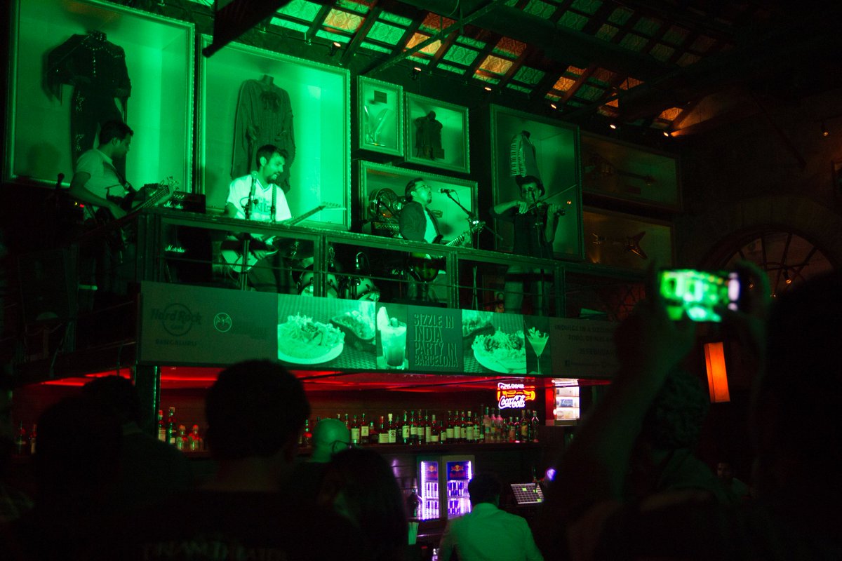 crosslegacy's tweet image. Playing our originals at Hard Rock Cafe, Bangalore, India. #crosslegacy #live #hardrock #hardrockcafe #blr #bengalurumusic #bangalore #ccm #christianrock #gospel #bangalorebands #christianmetal #christianmetalheads #bijoythangaraj #hrc #dramith #crosslegacyband #classicrockmusic