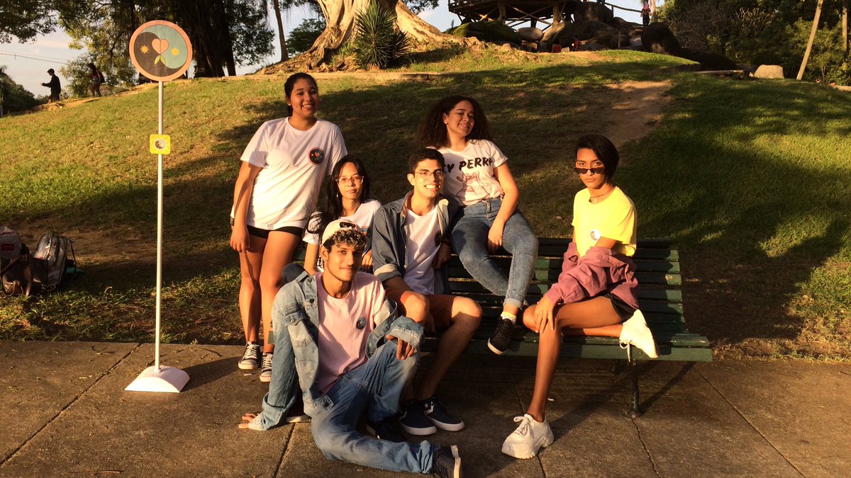 ikissedatayler's tweet photo. DON’T MISS THE BUS!
in Rio de Janeiro. ||🇧🇷||
#NeverReallyOver #KATYCATS 
#neverreallyoveroutnow #NRO https://t.co/jVJLVxCGwS