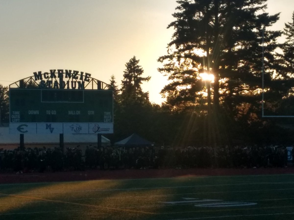 One last time <a href="/EgreenPride/">Evergreen Plainsman</a>. #BeTheE #Graduation2019