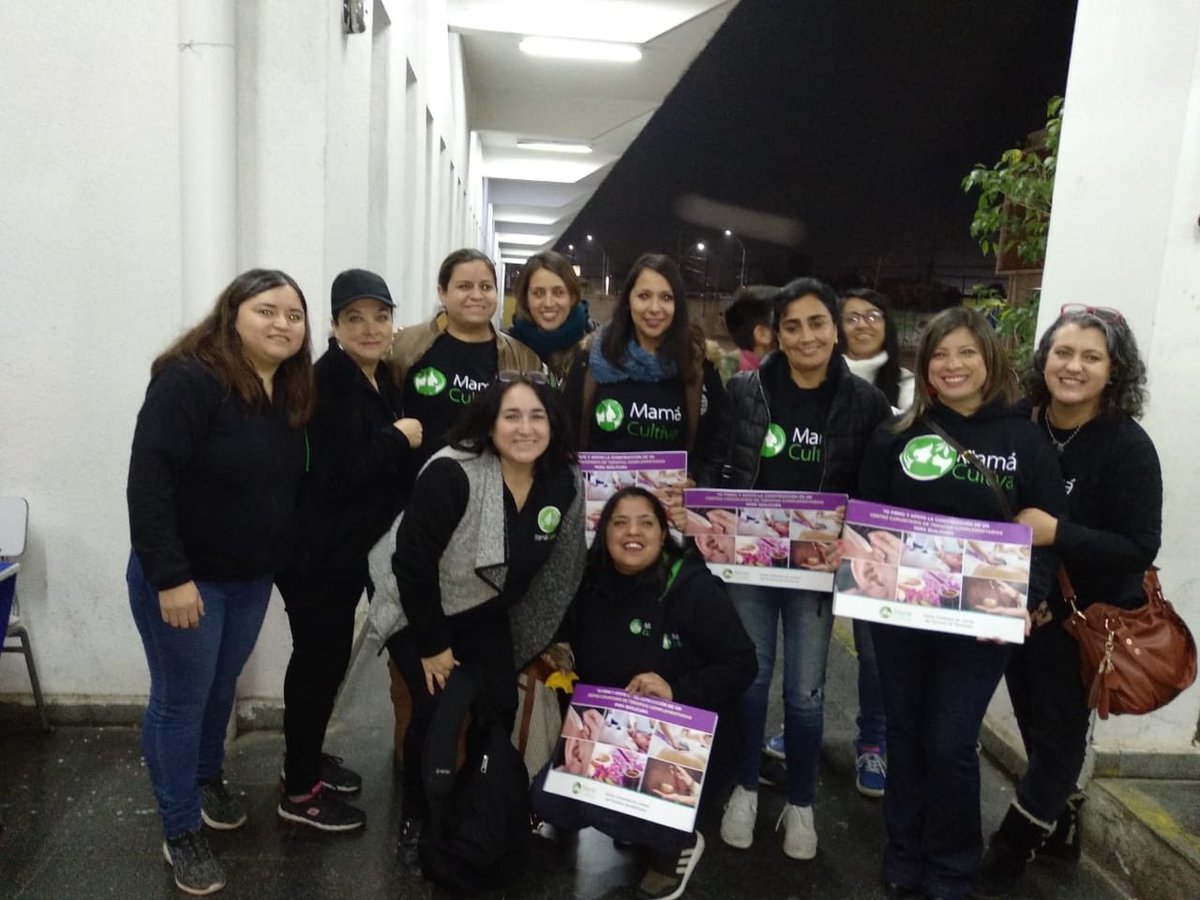 MamaCultiva's tweet photo. Nuestras lindas compañeras de #mamacultiva con la camiseta bien puesta trabajando para concretar un sueño...”Centro de Terapias Complementarias” #quilicura 💚 https://t.co/TmEUZPCMPH