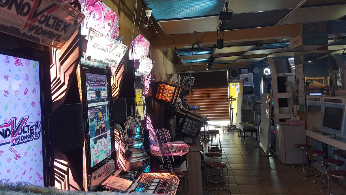 주말 써얼렁한 화성으로 여행들 오세용^^
맛점들 하시고 성과내기 좋은 화성으로ㅠ
냉장고 음료 생수 한가득~^♡