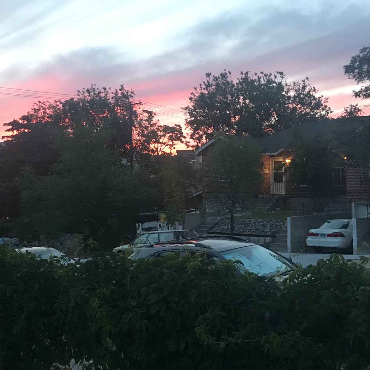 SFGiantsGrl2255's tweet photo. These pictures don’t do it justice! So much more vibrant in person! #nevadasunset https://t.co/i5SYFEKfcr