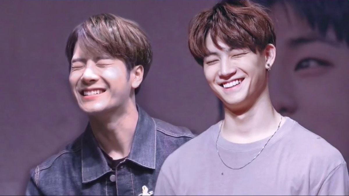 AndyPratt81's tweet photo. Last year we had to trend both of these tags to defend them... but this year I think we are just doing it to surround them with reminders of our love, and this makes me happy! I hope they feel it. #WeLoveYouJackson #WeLoveYouJaebeom #WeLoveGOT7 @GOT7Official #GOT7 #LOVELOOP https://t.co/MwTwOPOxzE