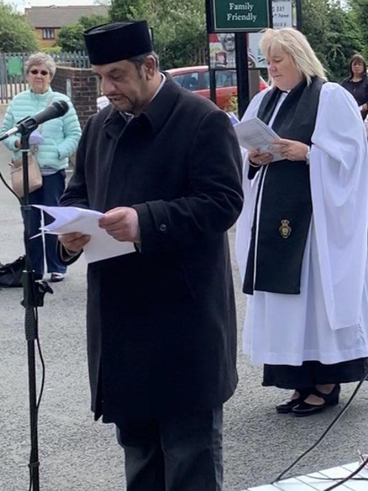At yesterday’s #DDay75thAnniversary Prayer Service in #Cippenham, had the honour to read a prayer for those who gave the ultimate sacrifice for us and the special prayer of His Holiness Hazrat Mirza Masroor Ahmad #CaliphOfIslam #Ahmadiyya on world peace. 
#StopWW3 
@True_IslamUK